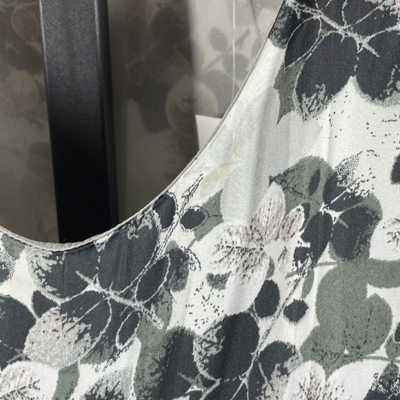 NEW Banana Republic Shirt Womens Medium tall black gray floral preppy - Picture 8 of 11